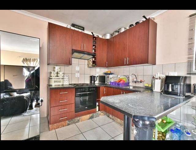 7 BEDROOM HOUSE FOR SALE IN LIEFDE EN VREDE